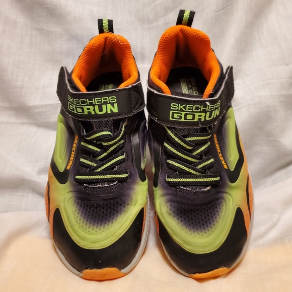 Boy's Skechers Go Run Sneakers Size 1 Neon Orange Lime Green with Black - Picture 2 of 5